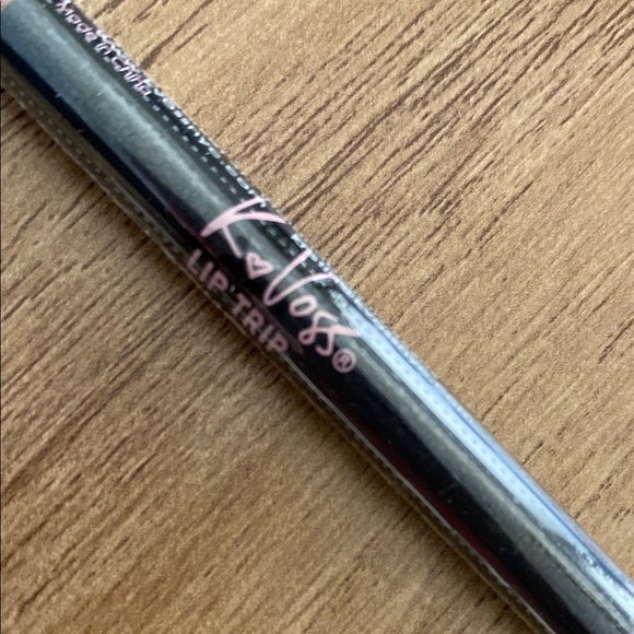 6 Piece Full Face Makeup Bundle - Picture 5 of 12